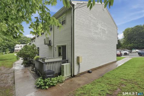 9 Carter Heights Southington CT 06479