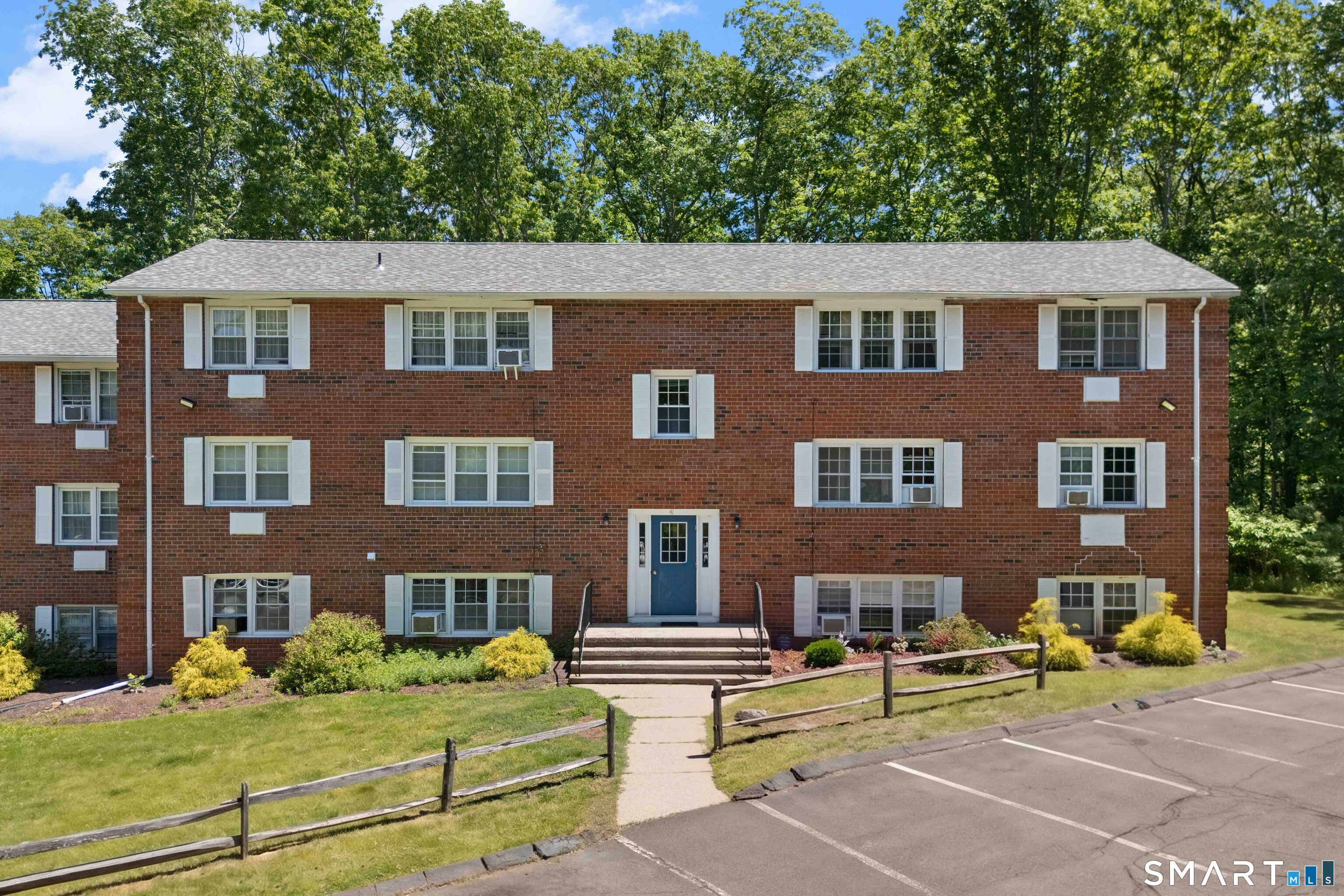 41 Briarwood Lane Branford CT 06405