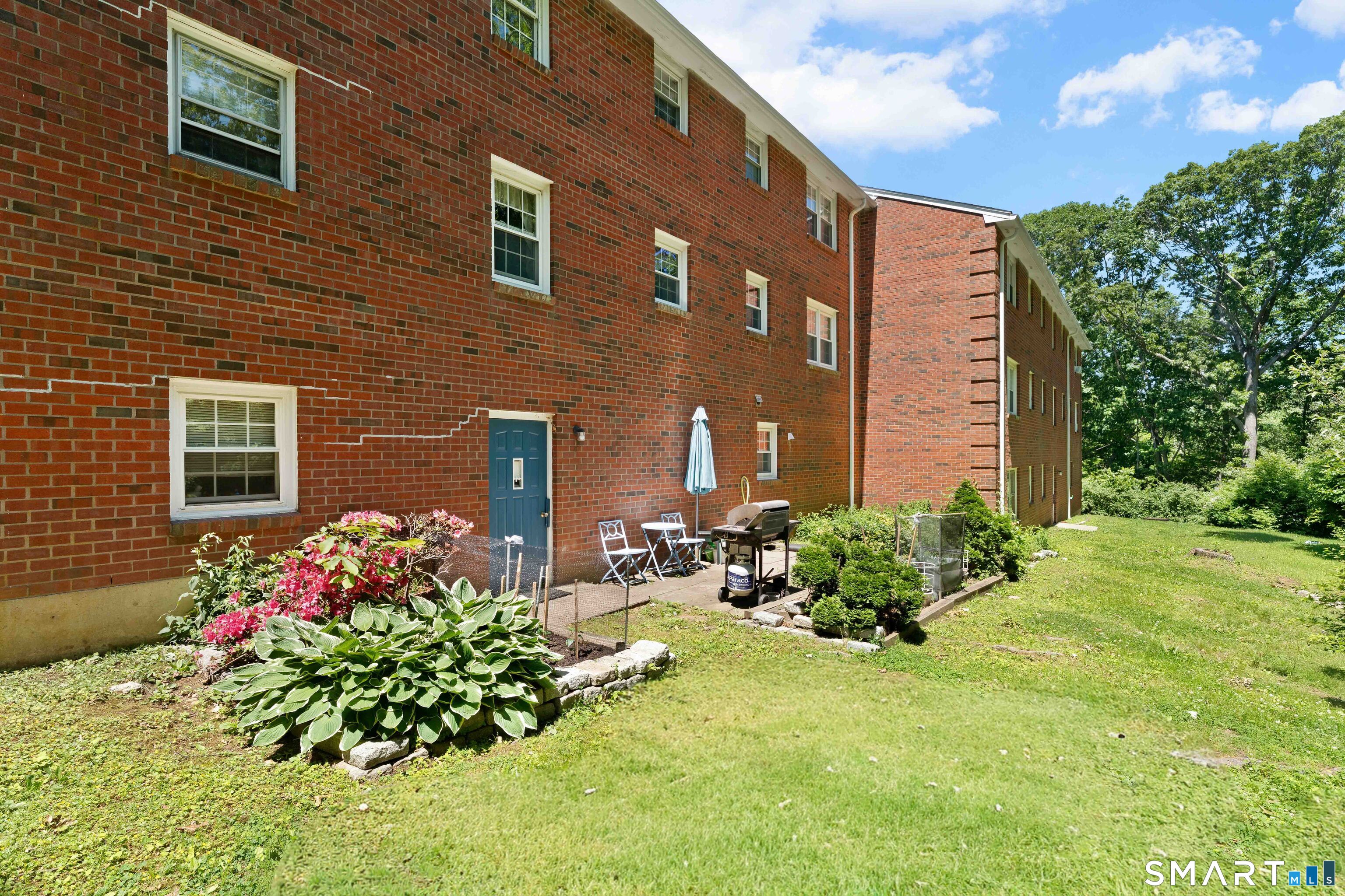 41 Briarwood Lane Branford CT 06405