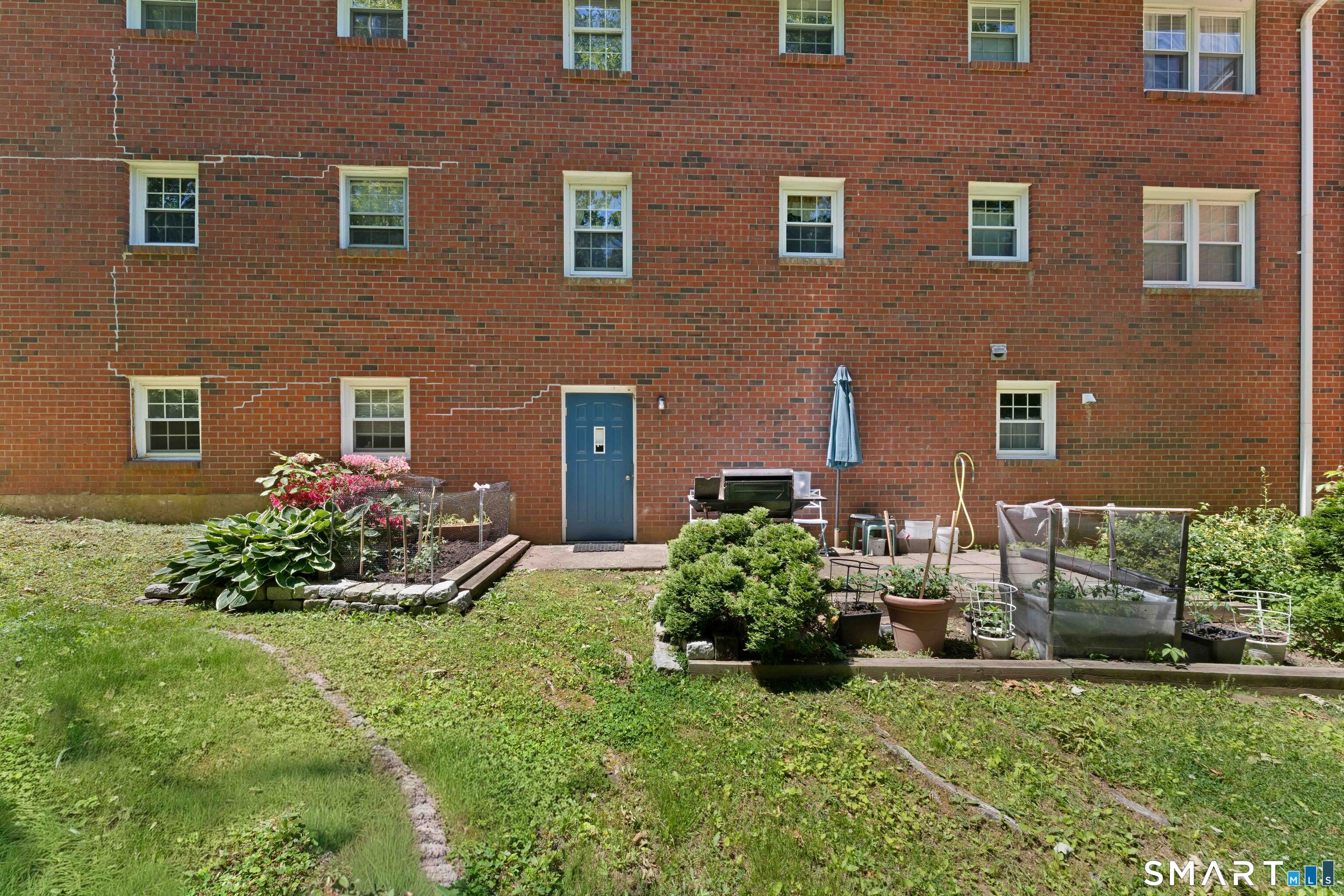 41 Briarwood Lane Branford CT 06405