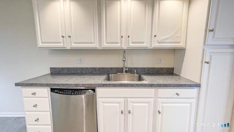 5 Falmouth Court Brookfield CT 06804