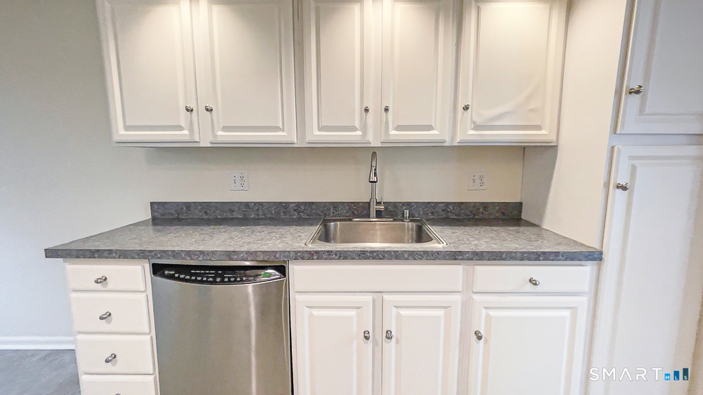 5 Falmouth Court Brookfield CT 06804