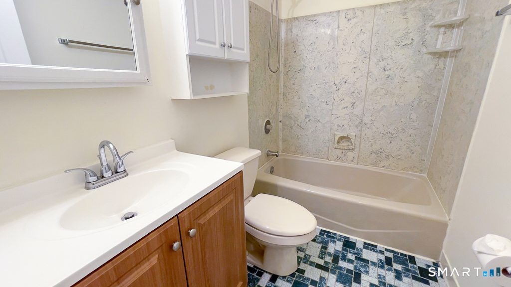 5 Falmouth Court Brookfield CT 06804