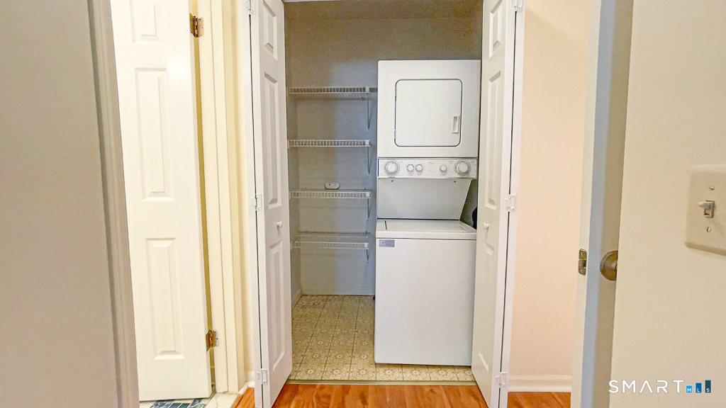 5 Falmouth Court Brookfield CT 06804