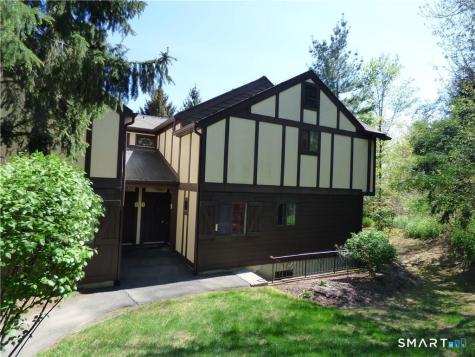 5 Falmouth Court Brookfield CT 06804