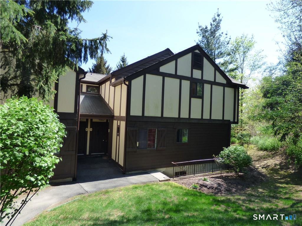 5 Falmouth Court Brookfield CT 06804