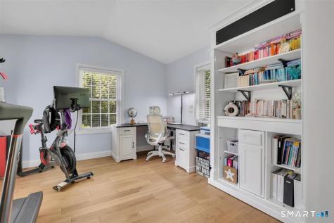 831 Long Hill Road Middletown CT 06457