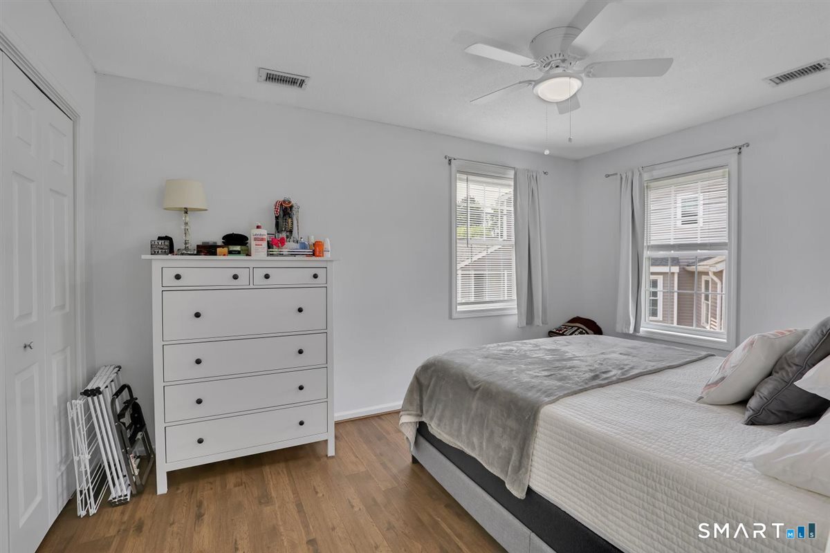 831 Long Hill Road Middletown CT 06457