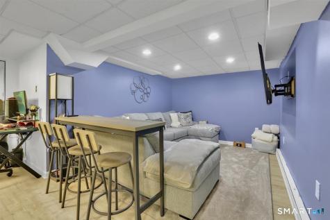 831 Long Hill Road Middletown CT 06457