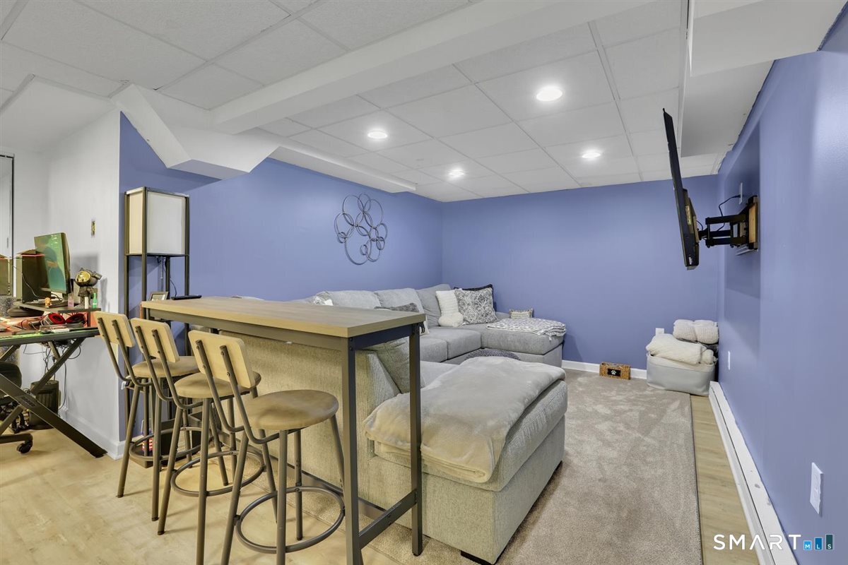 831 Long Hill Road Middletown CT 06457