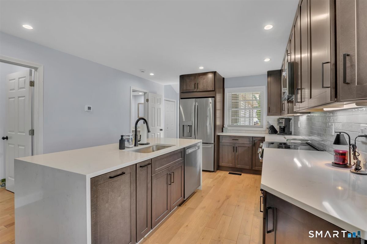 831 Long Hill Road Middletown CT 06457