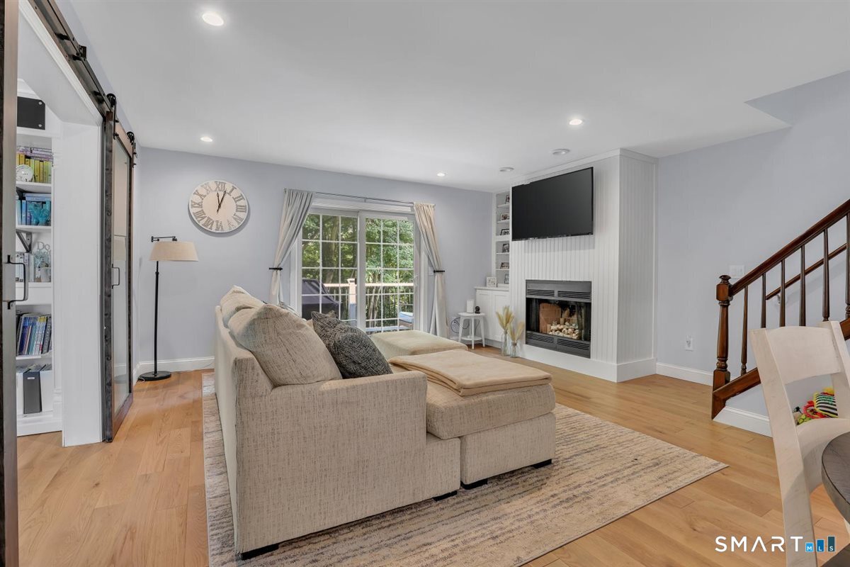 831 Long Hill Road Middletown CT 06457