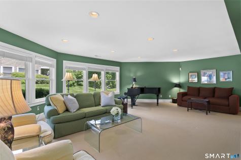 936 S. Pine Creek Road Fairfield CT 06824