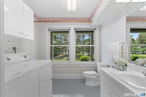 936 S. Pine Creek Road Fairfield CT 06824