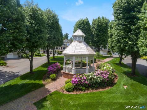 936 S. Pine Creek Road Fairfield CT 06824