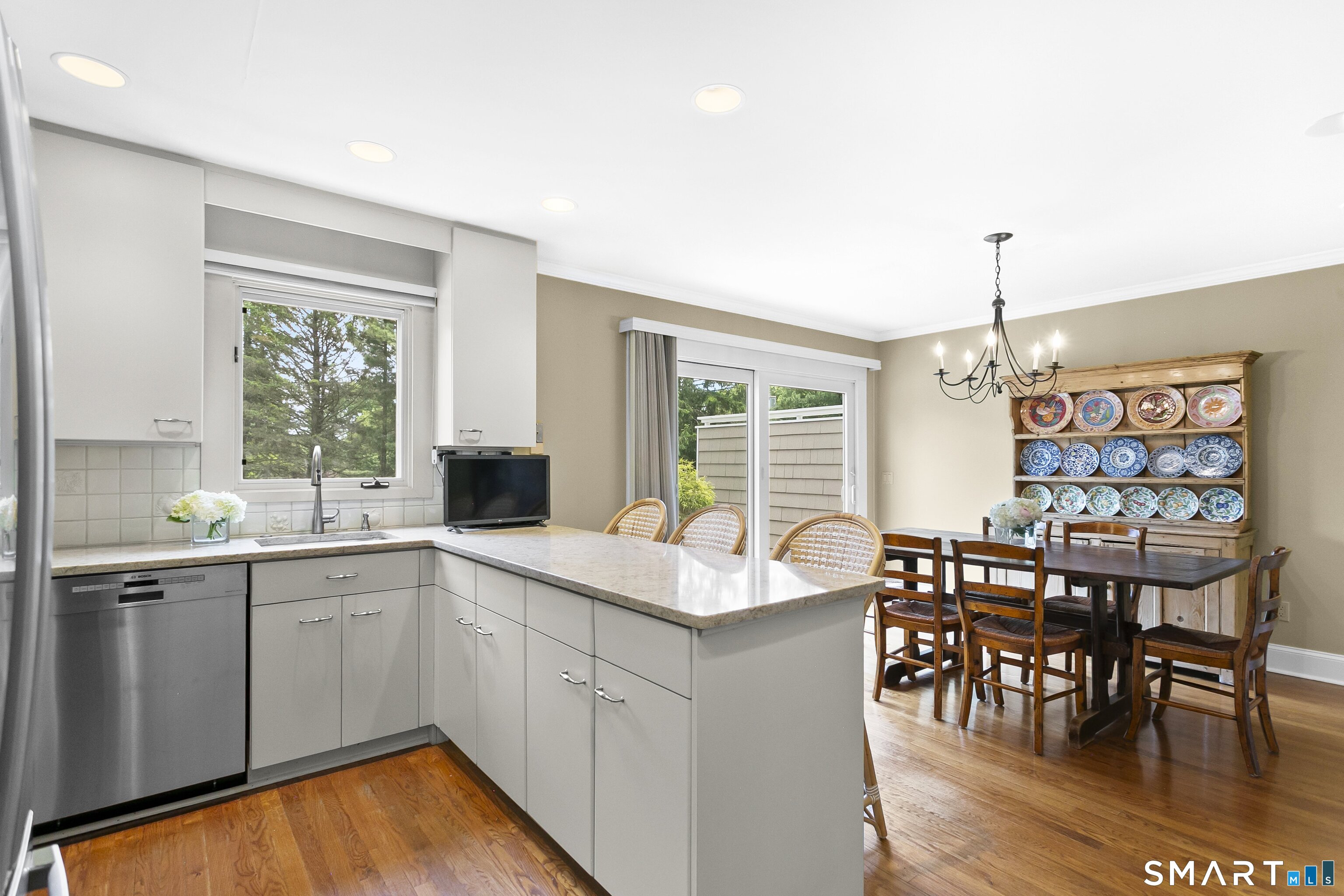 936 S. Pine Creek Road Fairfield CT 06824