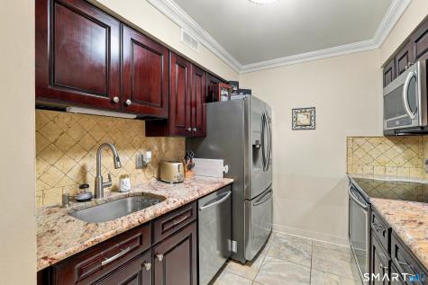 28 Glenview Drive Cromwell CT 06416