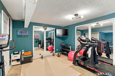 28 Glenview Drive Cromwell CT 06416