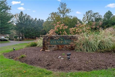 29 Country Walk Shelton CT 06484
