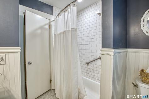 13 Algonquin Lane Stratford CT 06614