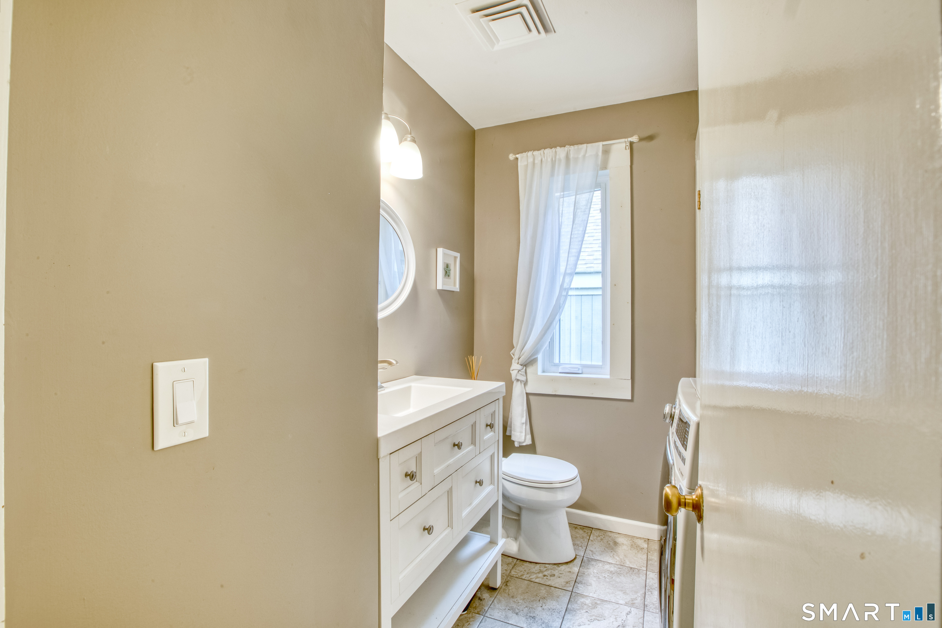 13 Algonquin Lane Stratford CT 06614