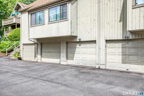 13 Algonquin Lane Stratford CT 06614