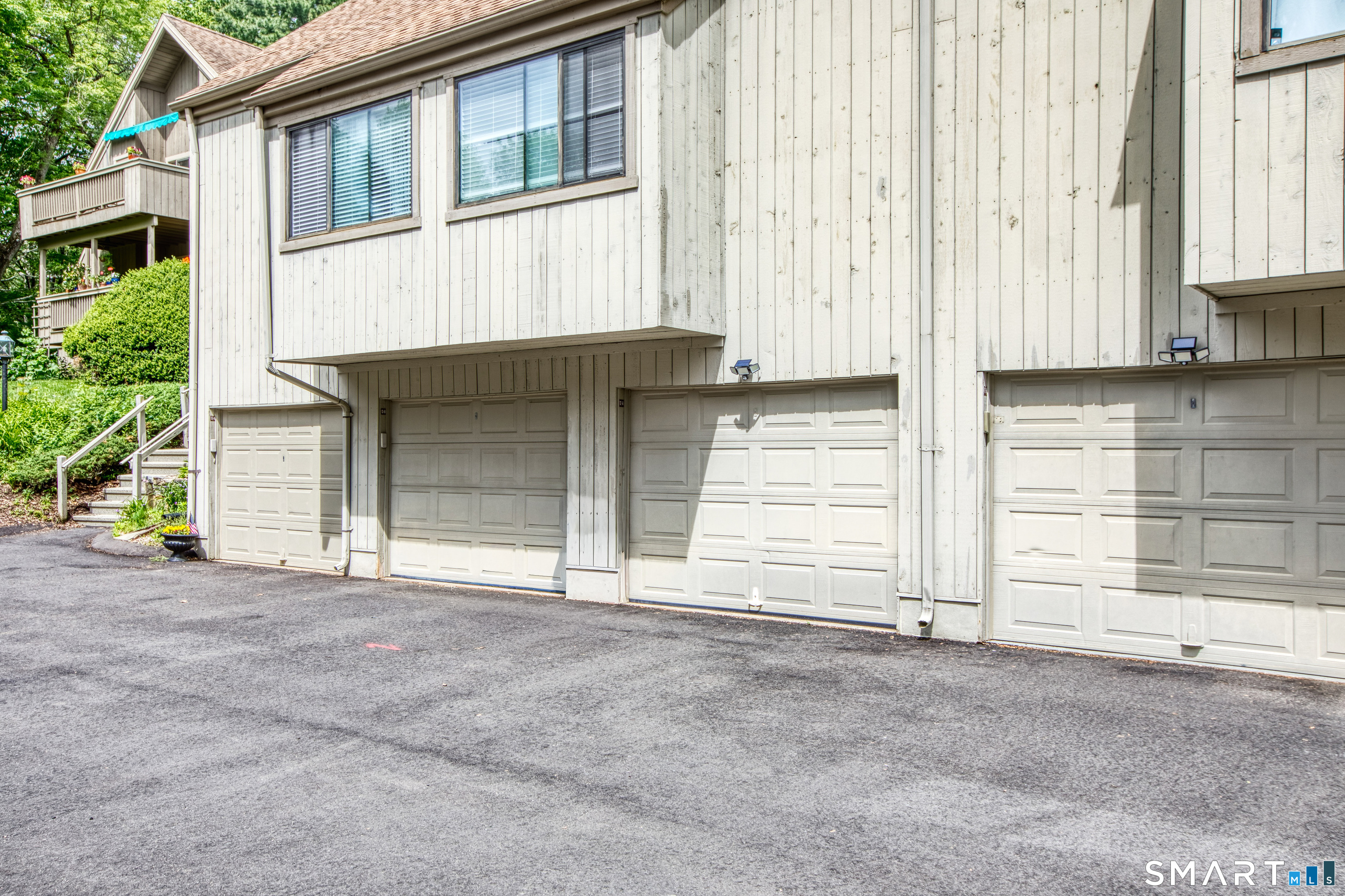 13 Algonquin Lane Stratford CT 06614