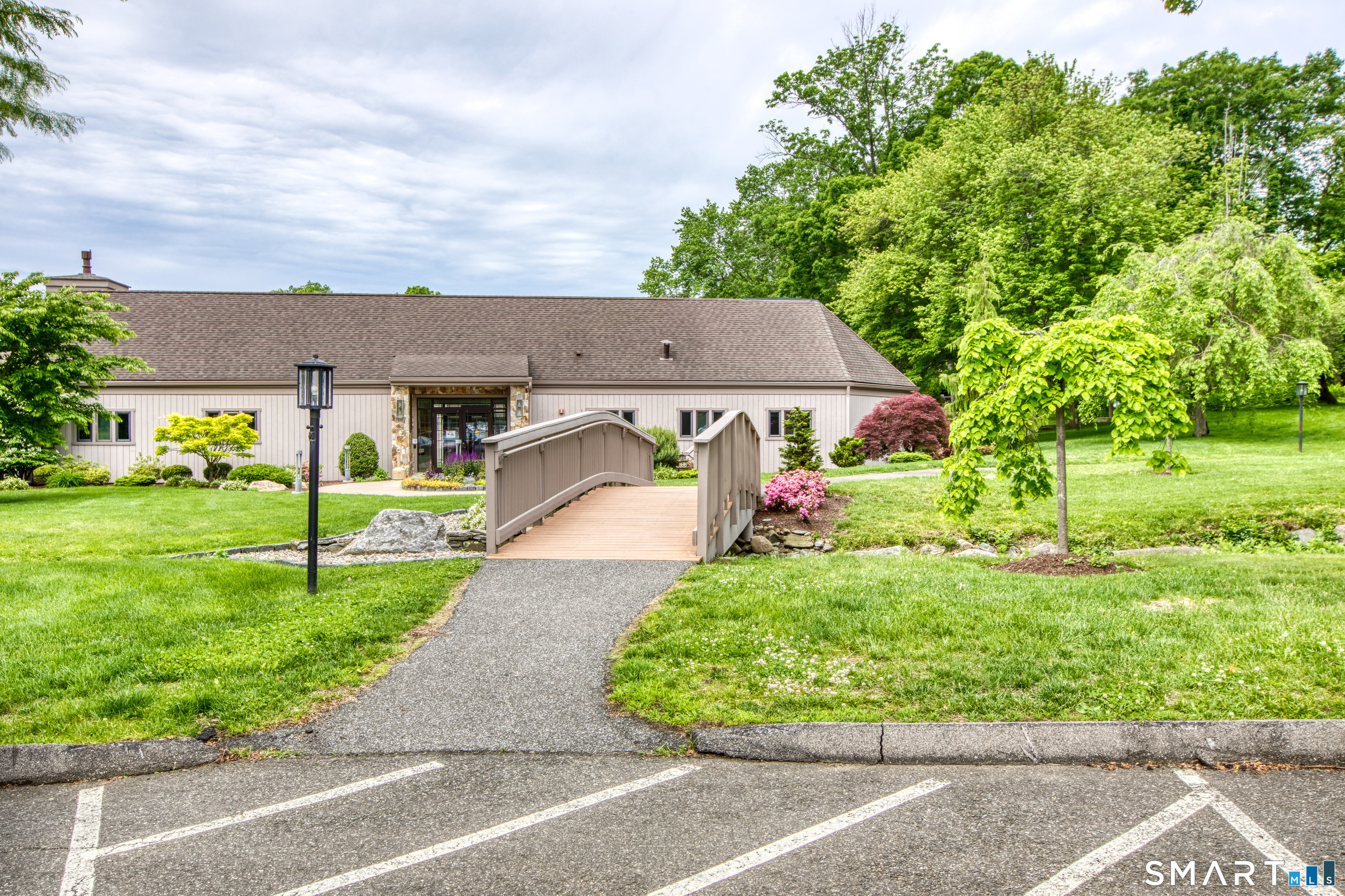 13 Algonquin Lane Stratford CT 06614