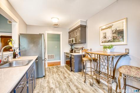 13 Algonquin Lane Stratford CT 06614