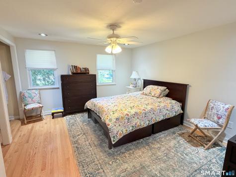 10 East Gate Lane Hamden CT 06514