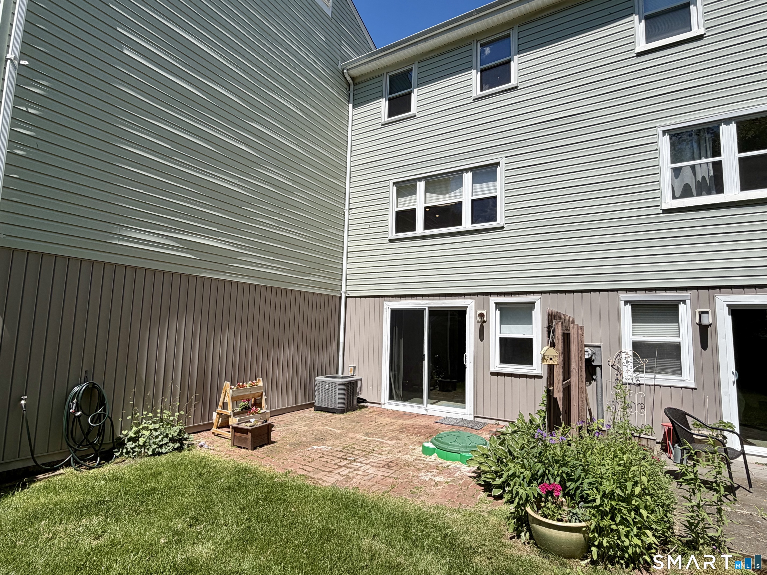 10 East Gate Lane Hamden CT 06514