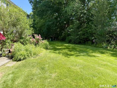 10 East Gate Lane Hamden CT 06514