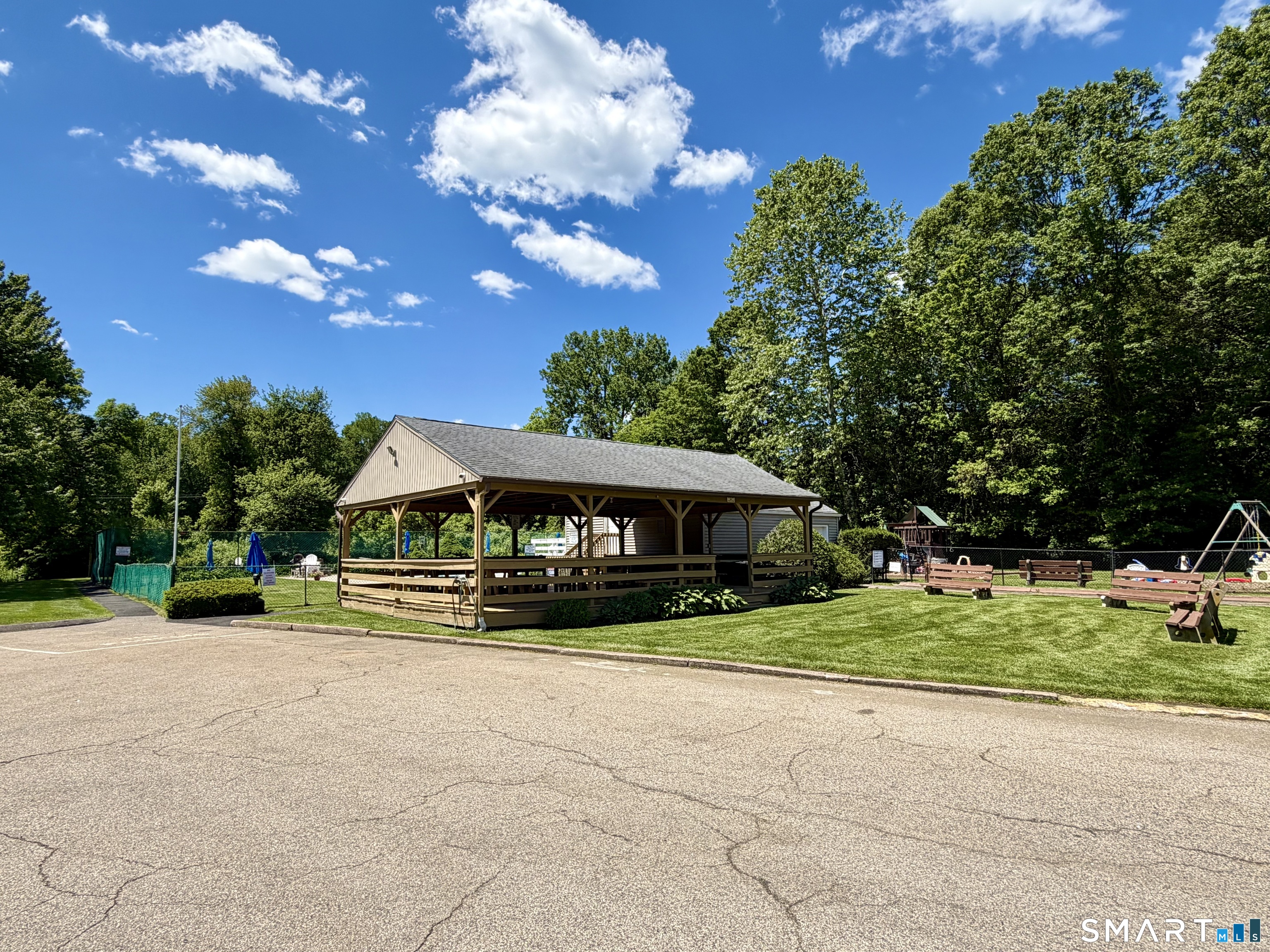 10 East Gate Lane Hamden CT 06514