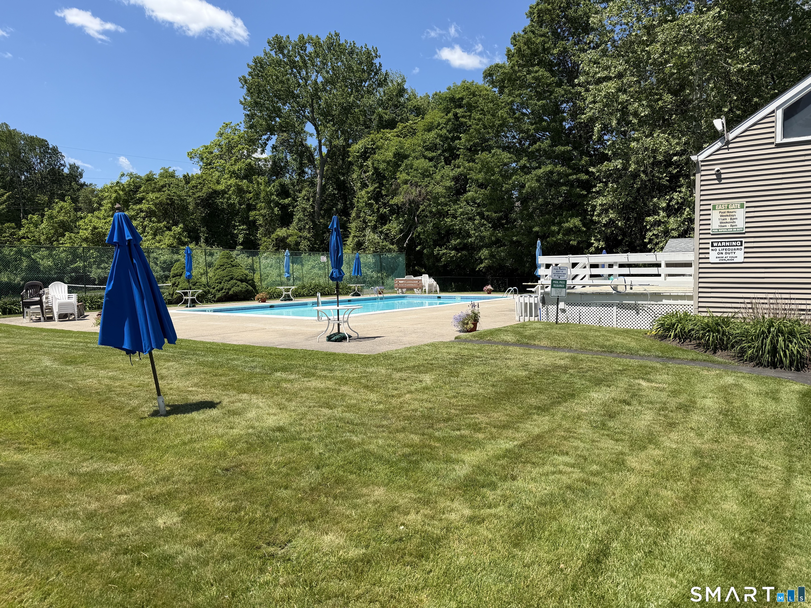10 East Gate Lane Hamden CT 06514