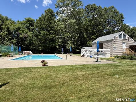 10 East Gate Lane Hamden CT 06514
