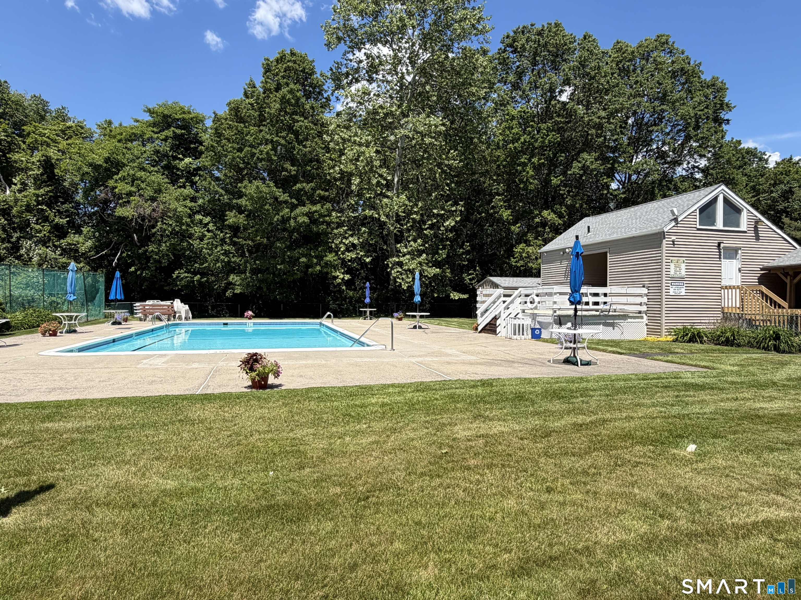 10 East Gate Lane Hamden CT 06514