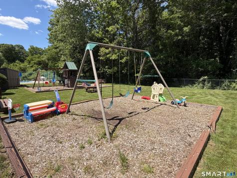 10 East Gate Lane Hamden CT 06514