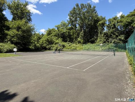 10 East Gate Lane Hamden CT 06514