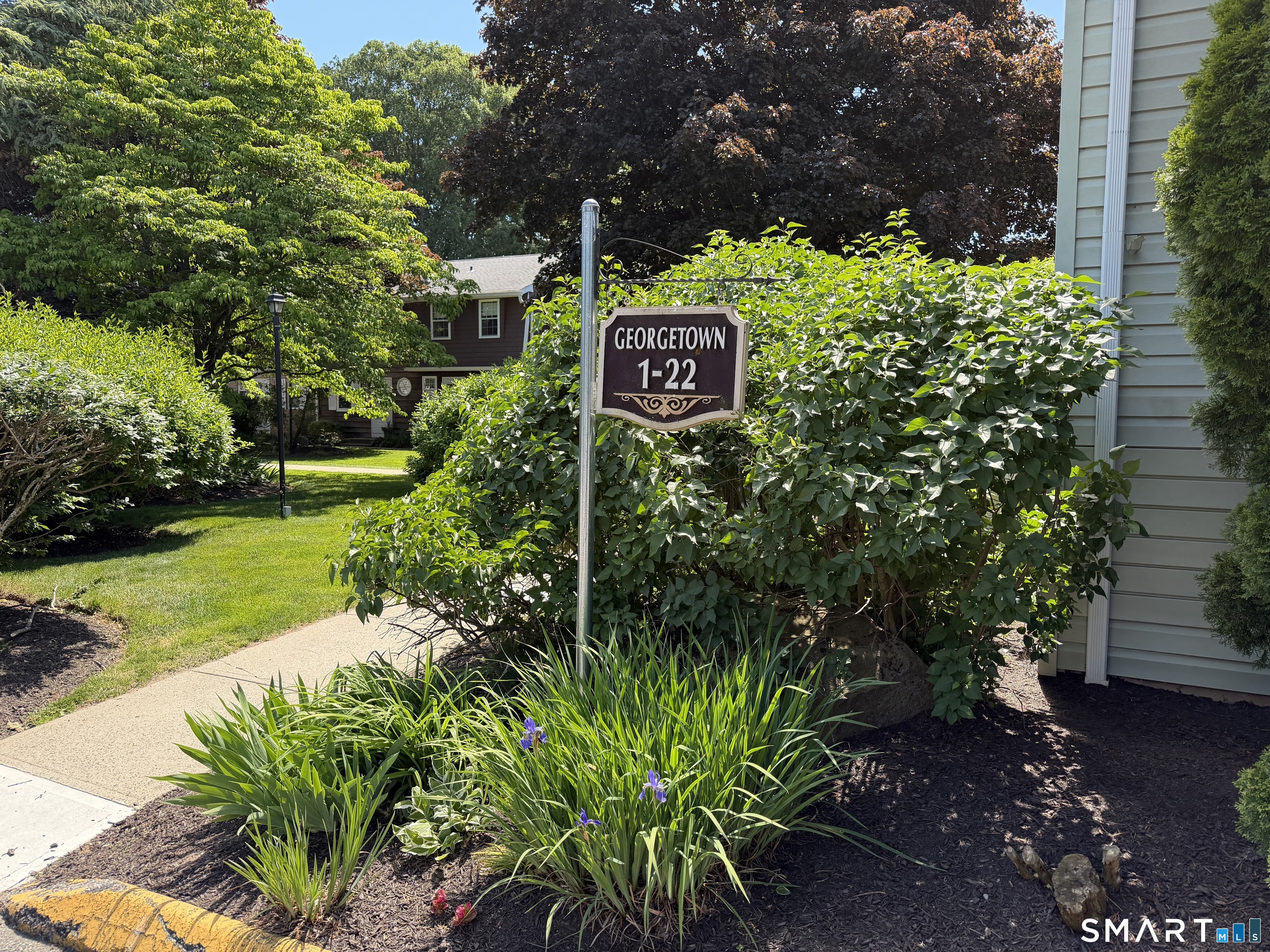 10 East Gate Lane Hamden CT 06514