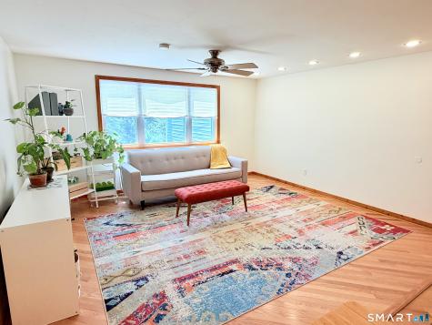 10 East Gate Lane Hamden CT 06514