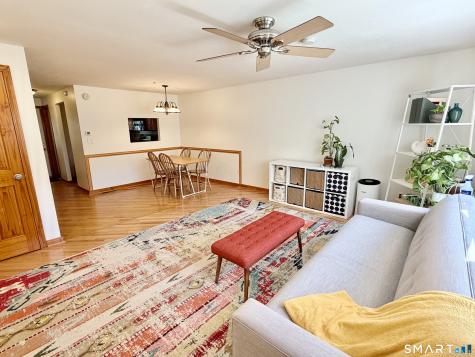 10 East Gate Lane Hamden CT 06514