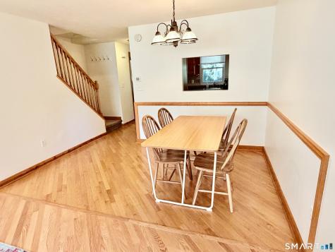 10 East Gate Lane Hamden CT 06514