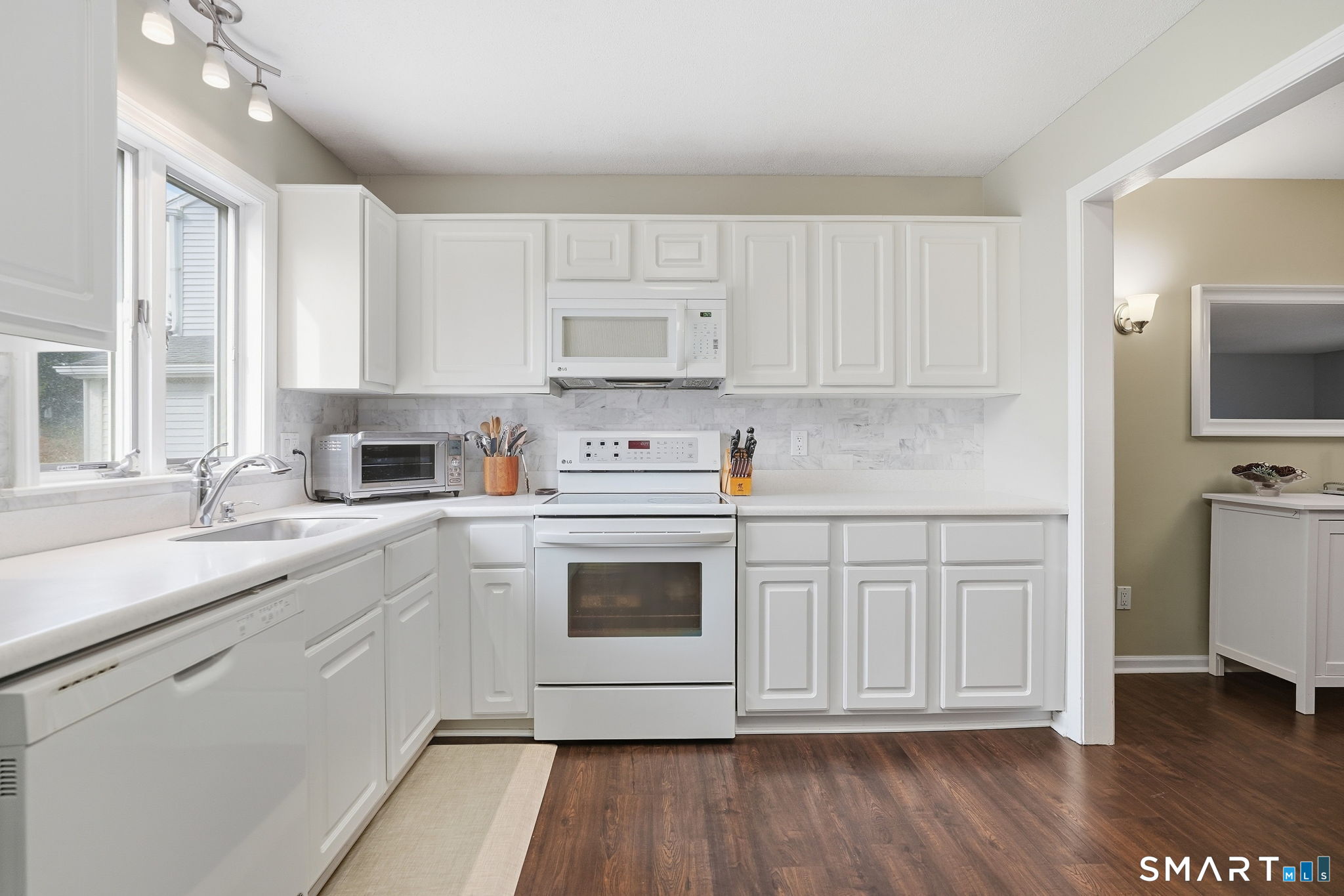 15 Brinley Way Newington CT 06111