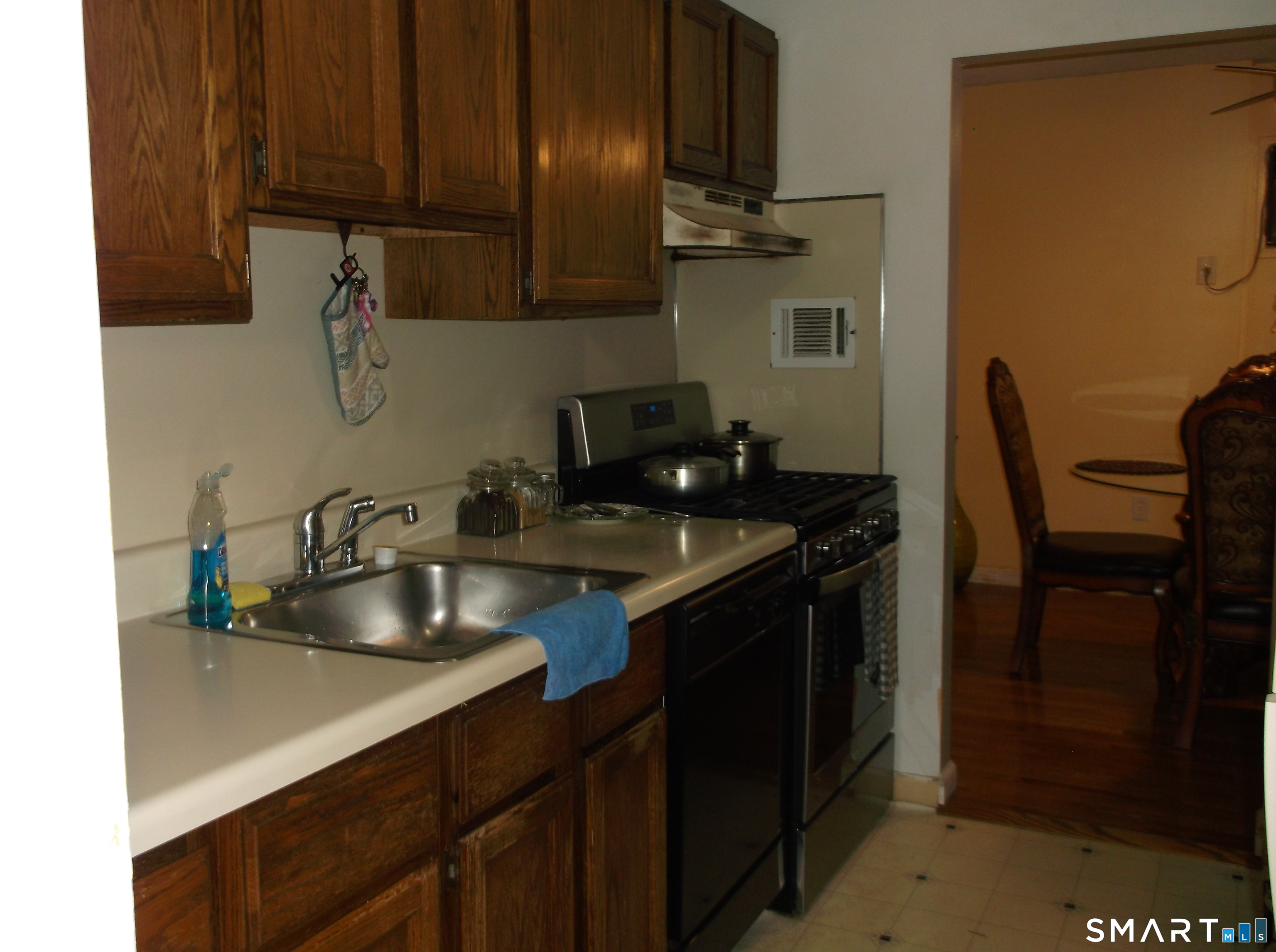 281 Gardner Avenue New London CT 06320