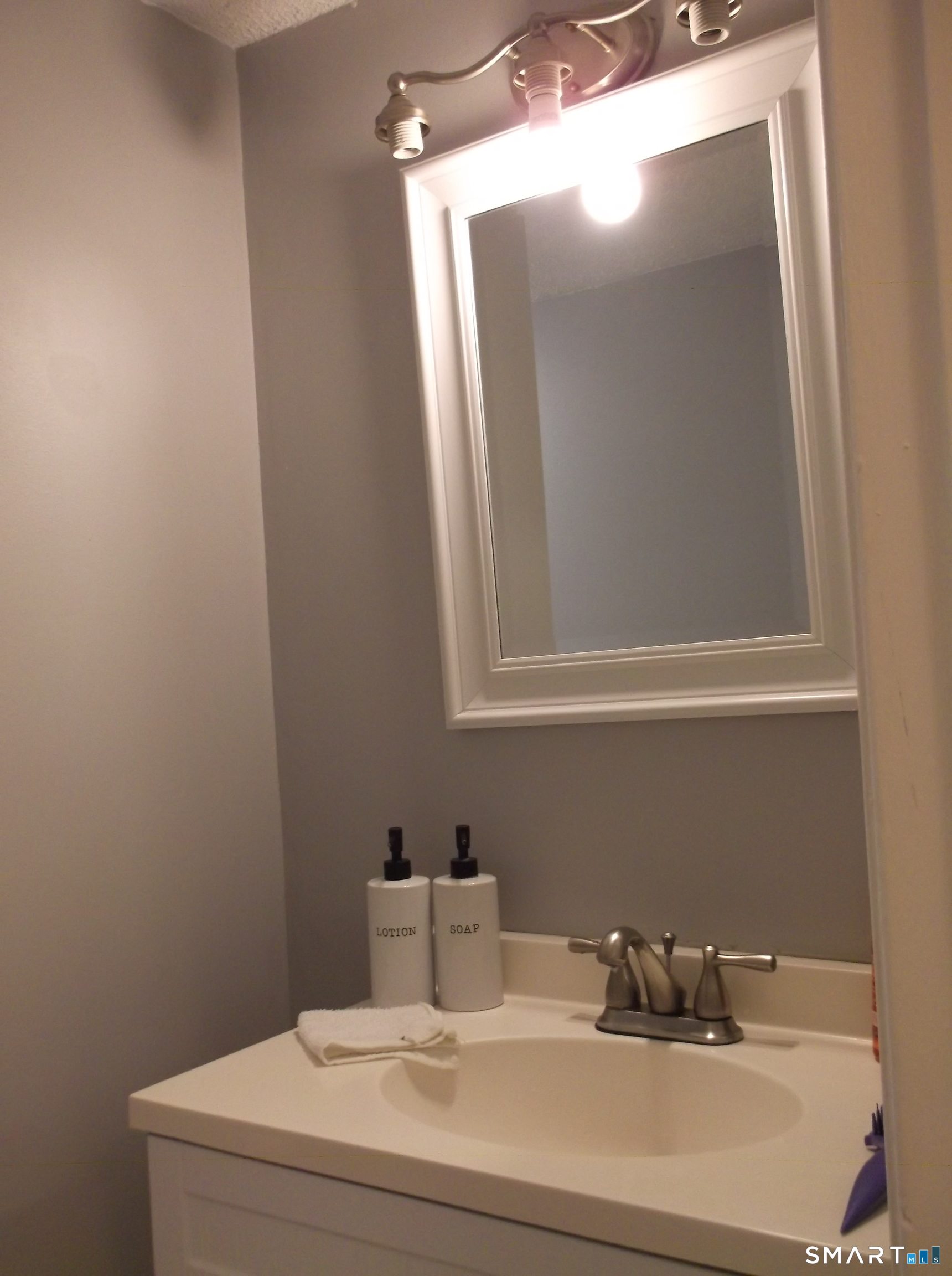 281 Gardner Avenue New London CT 06320