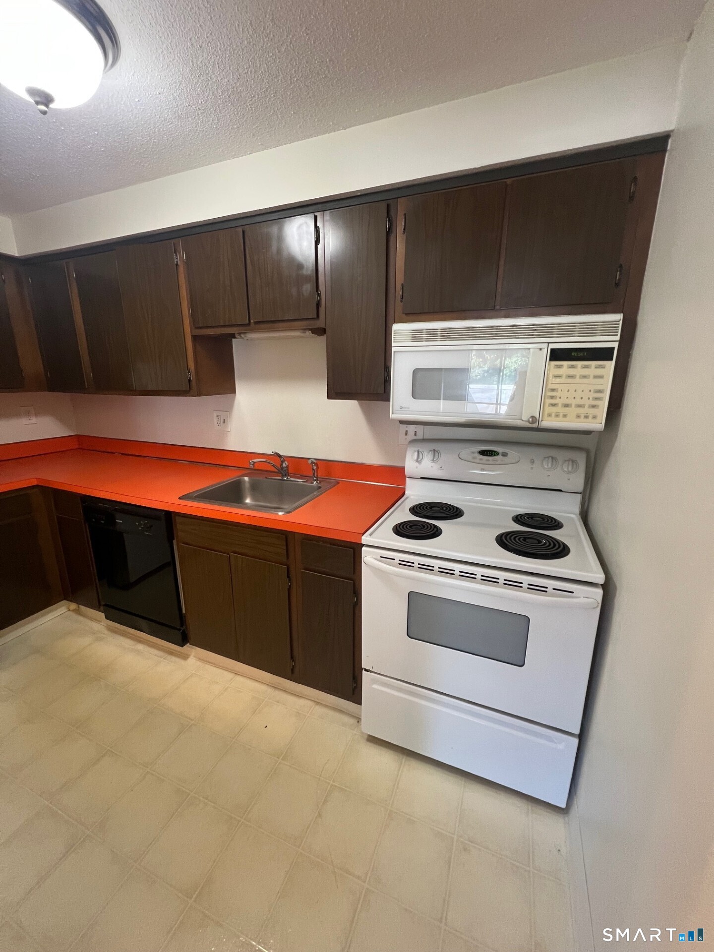 6 Hamre Lane Branford CT 06405