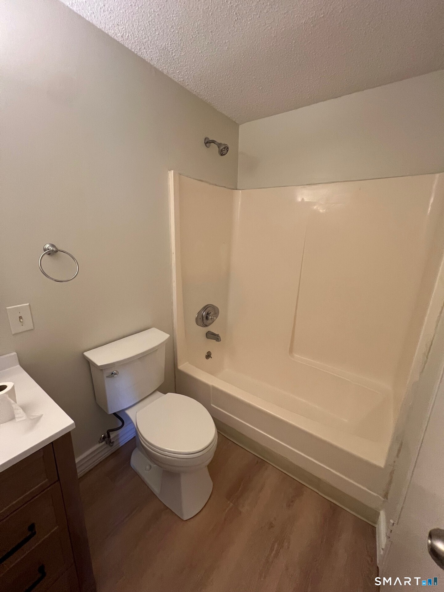 6 Hamre Lane Branford CT 06405