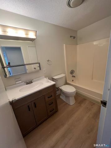 6 Hamre Lane Branford CT 06405