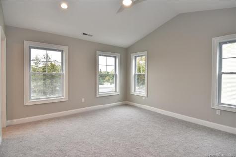 43 Village Crossing East Lyme CT 06357