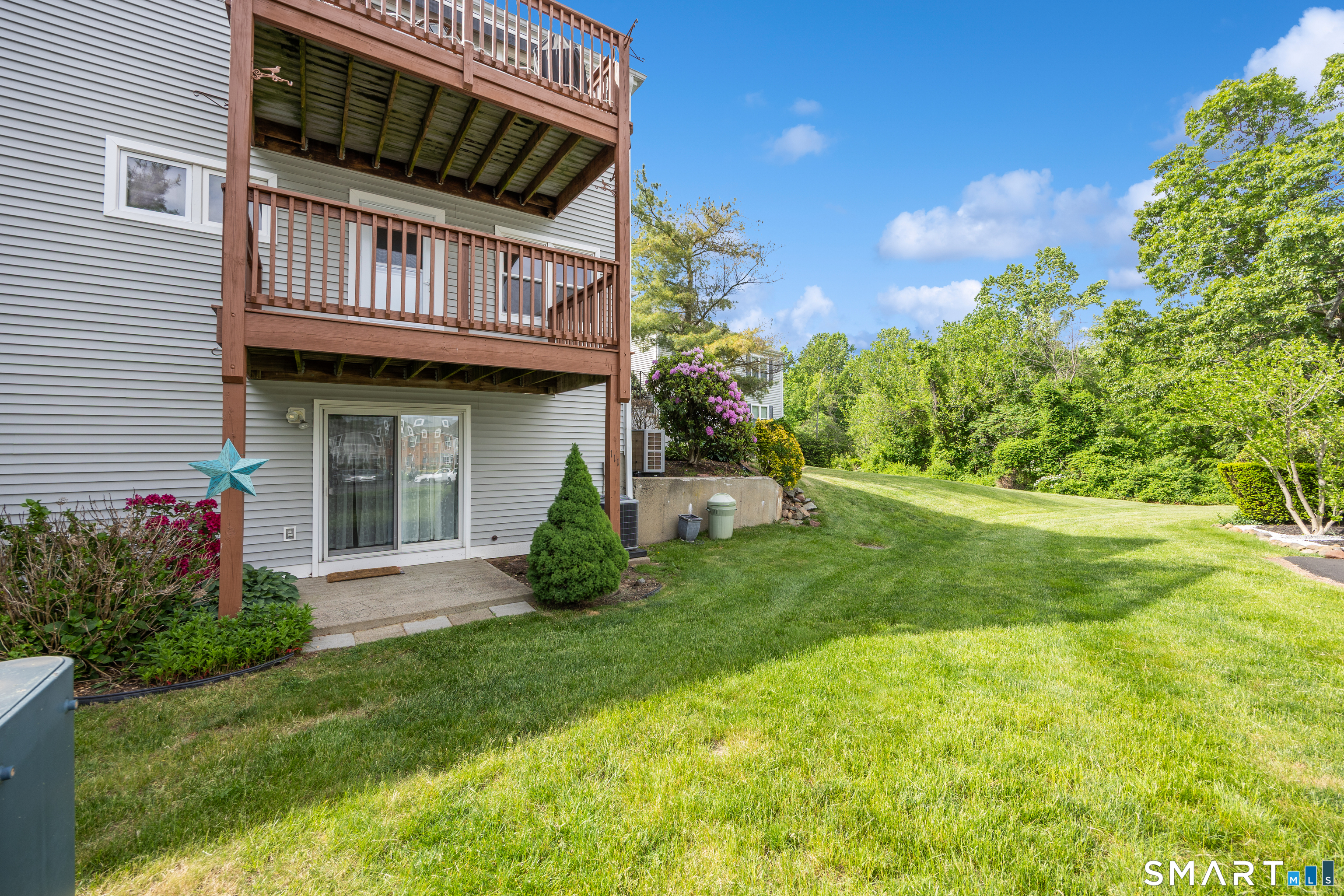 111 Strathmore Lane Wallingford CT 06492